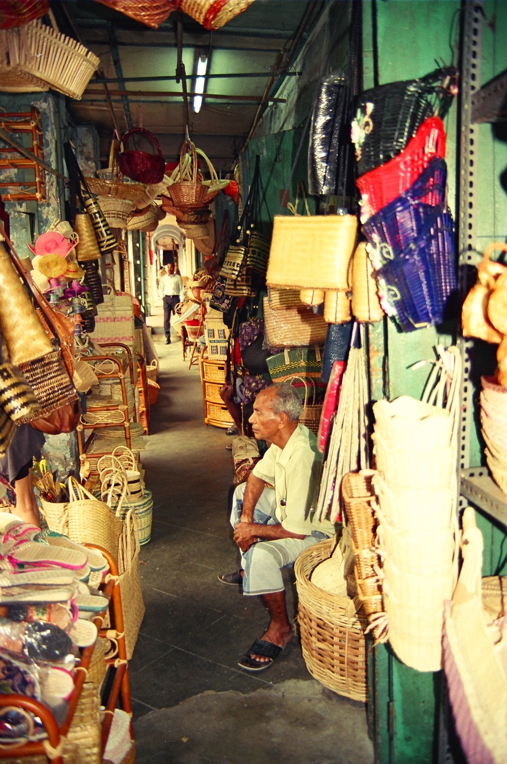 NL Interactive Narrative_Handicraft shops along Arab Street