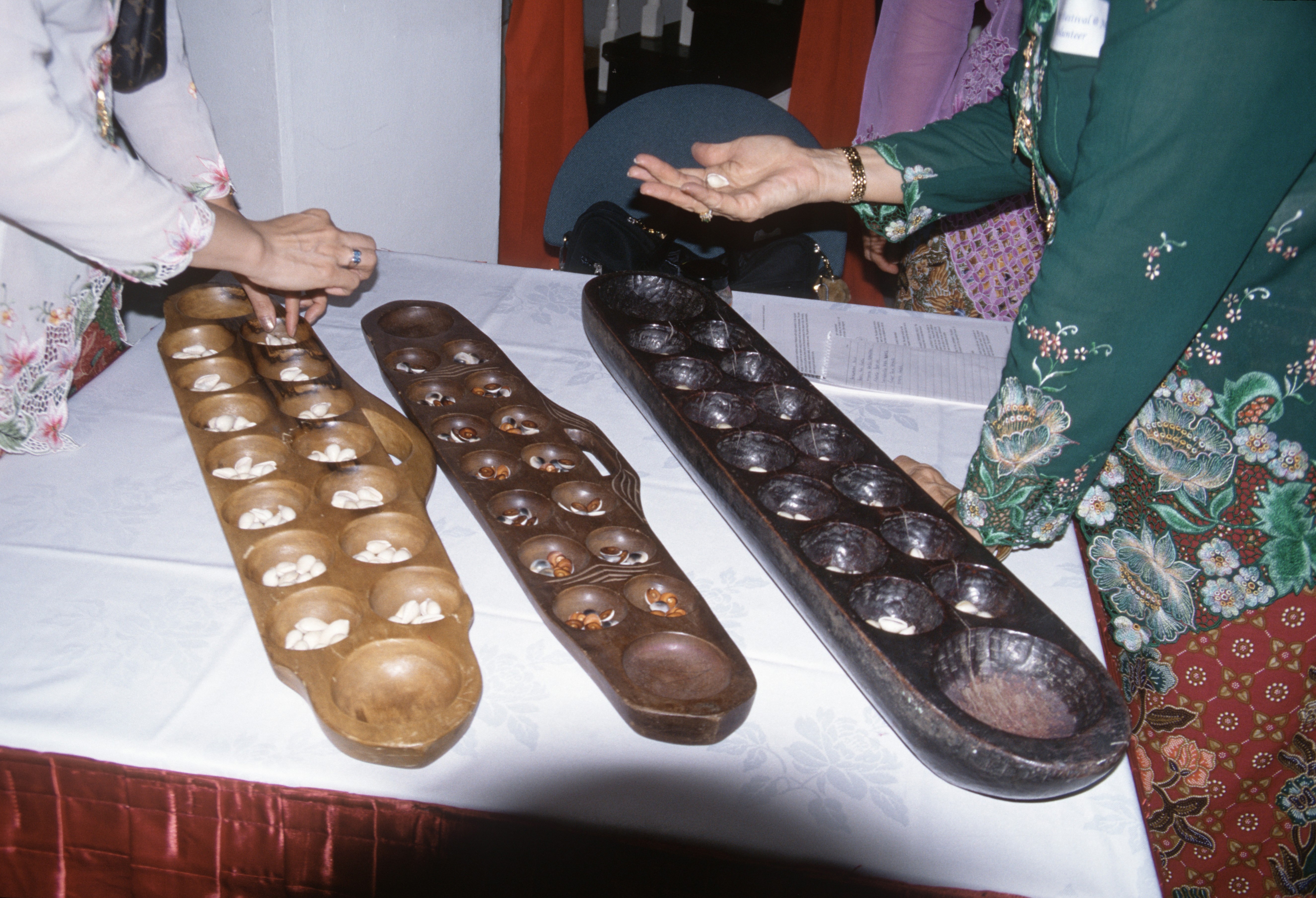 NL Interactive Narrative_Playing congkak