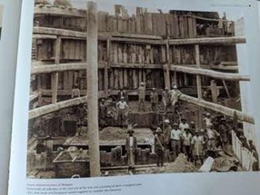 Construction of the lock, 1921  Courtesy of the National Archives of Malaysia