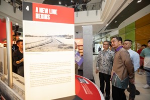 Mr Edwin Tong, Minister for Culture, Community and Youth & Second Minister for Law and YAB Dato’ Onn Hafiz Ghazi, Johor Menteri Besar at the launch of NHB’s The Causeway: A Century of Connections travelling exhibition. Credit: Minister Edwin Tong’s Facebook page 