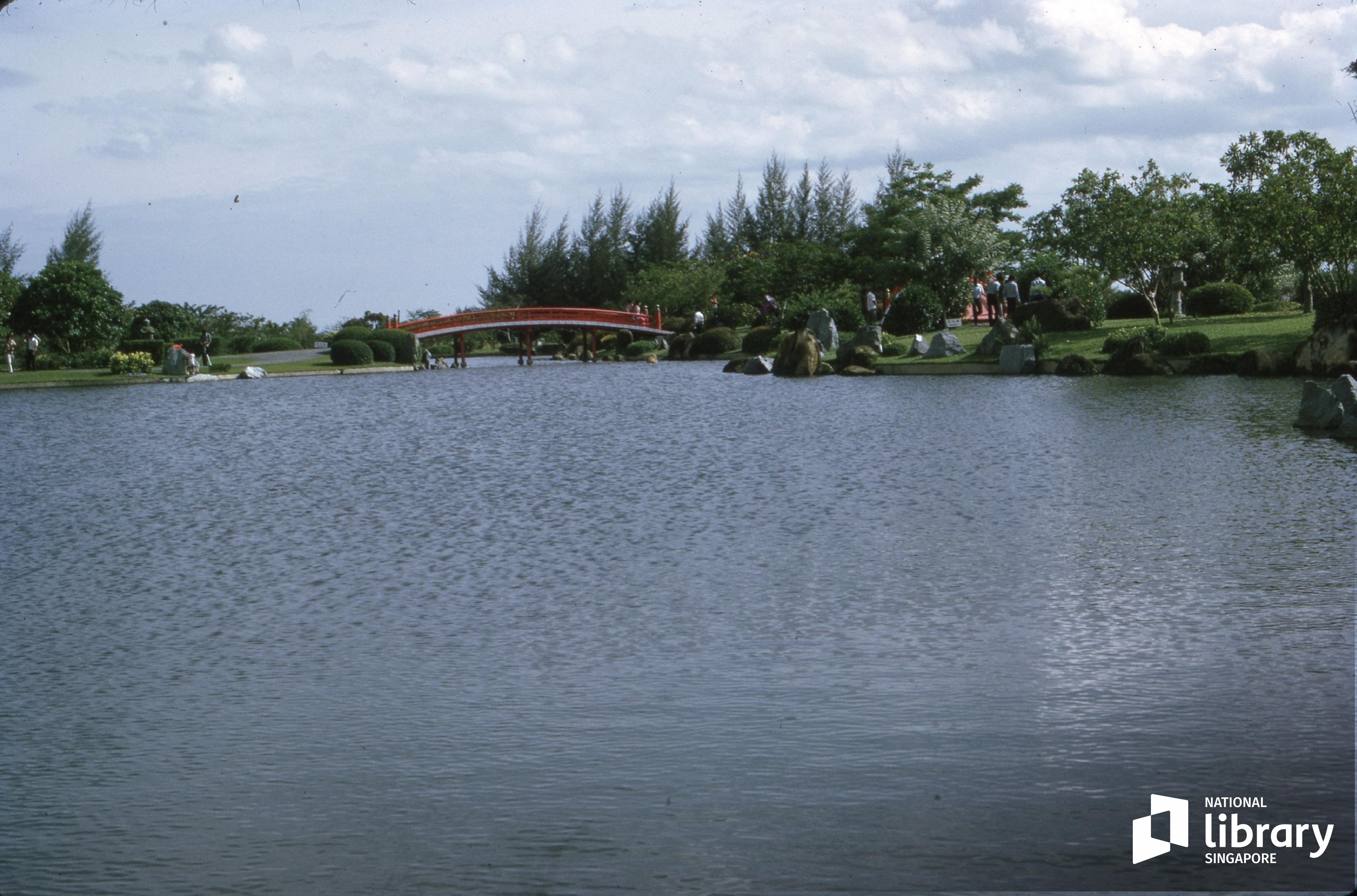 attractions and entertainment subject image