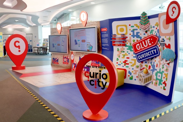 Glue: Curiocity at library@harbourfront